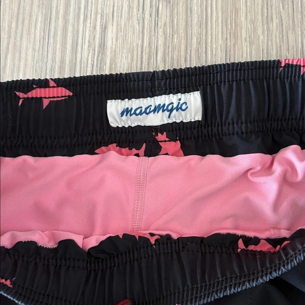 Maamgic Shark Swim Trunks Men’s L Navy Pink Liner